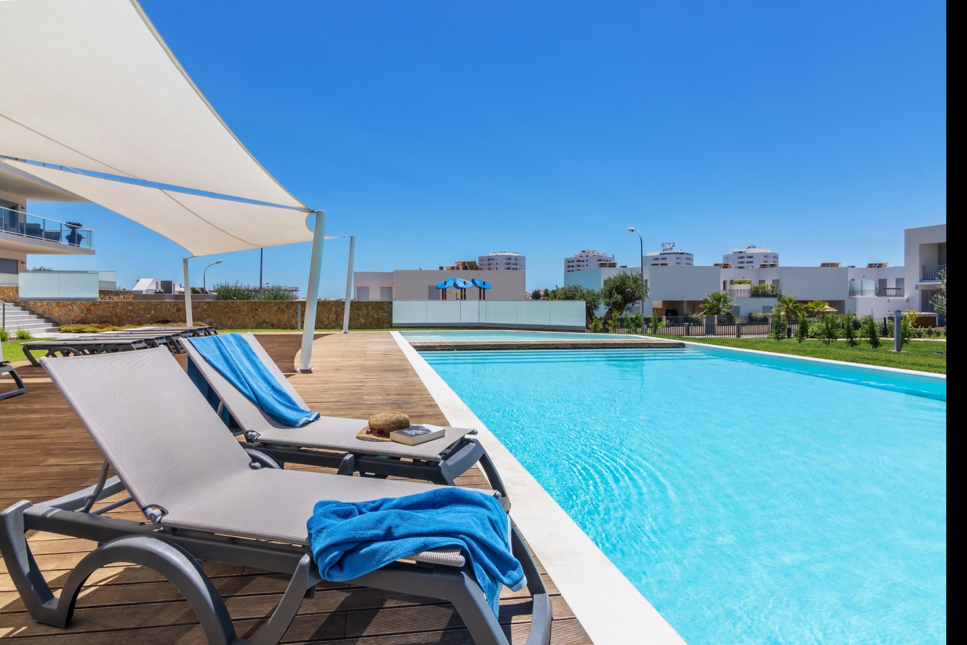 Garden Design brand new apartment with pool em Albufeira